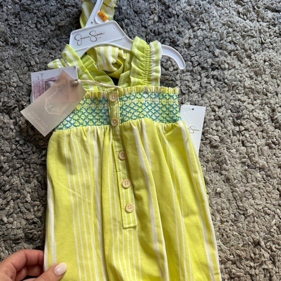 Jessica Simpson set - Picture 2 of 5